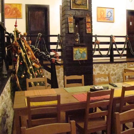 Hotel Dumbrava Soarelui à Braşov Extérieur photo