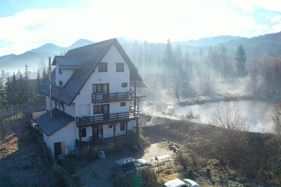Hotel Dumbrava Soarelui à Braşov Extérieur photo