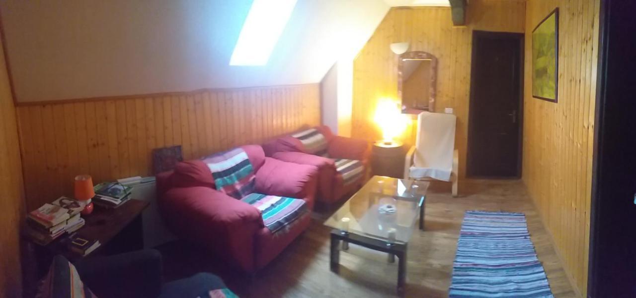 Hotel Dumbrava Soarelui à Braşov Extérieur photo