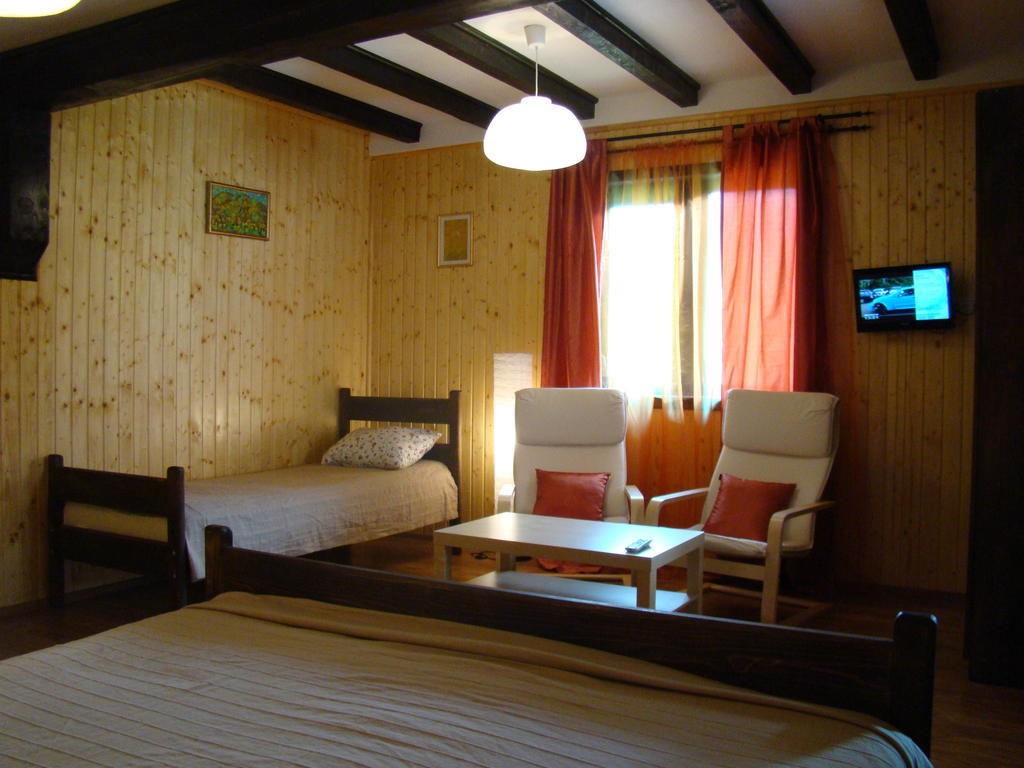 Hotel Dumbrava Soarelui à Braşov Chambre photo