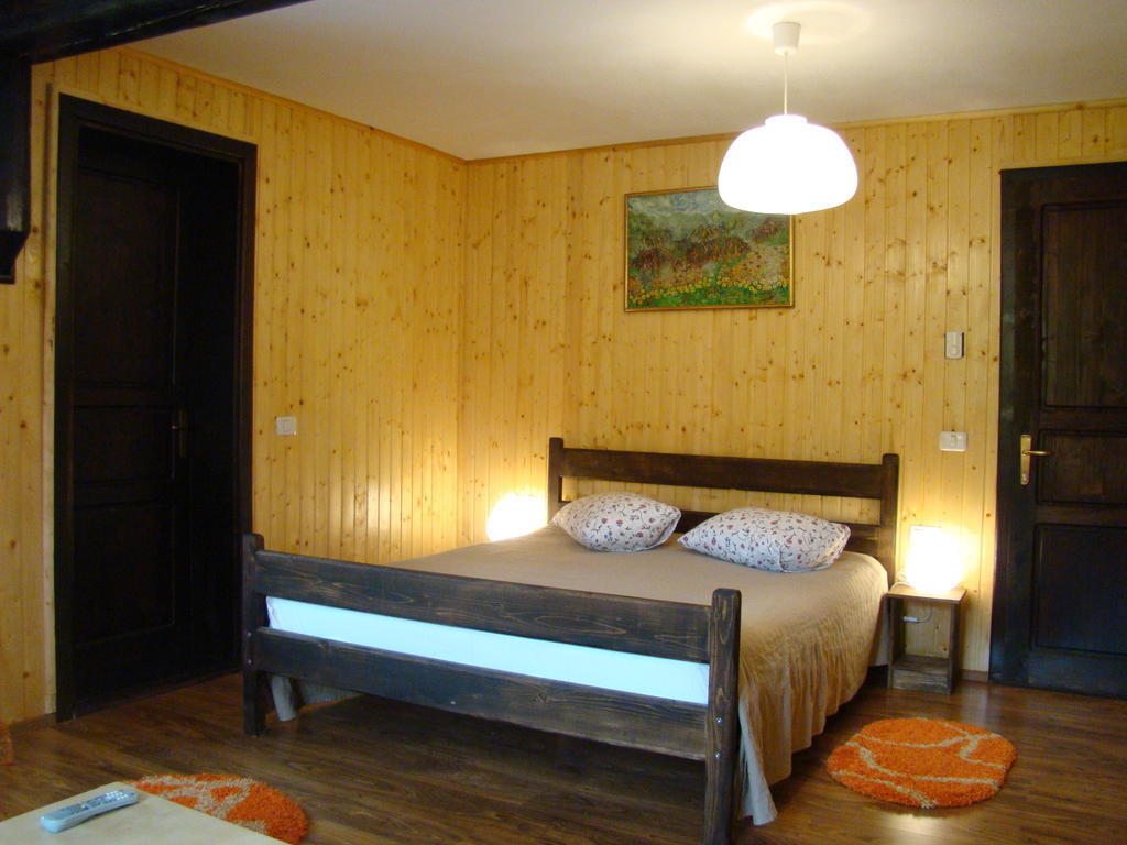 Hotel Dumbrava Soarelui à Braşov Chambre photo