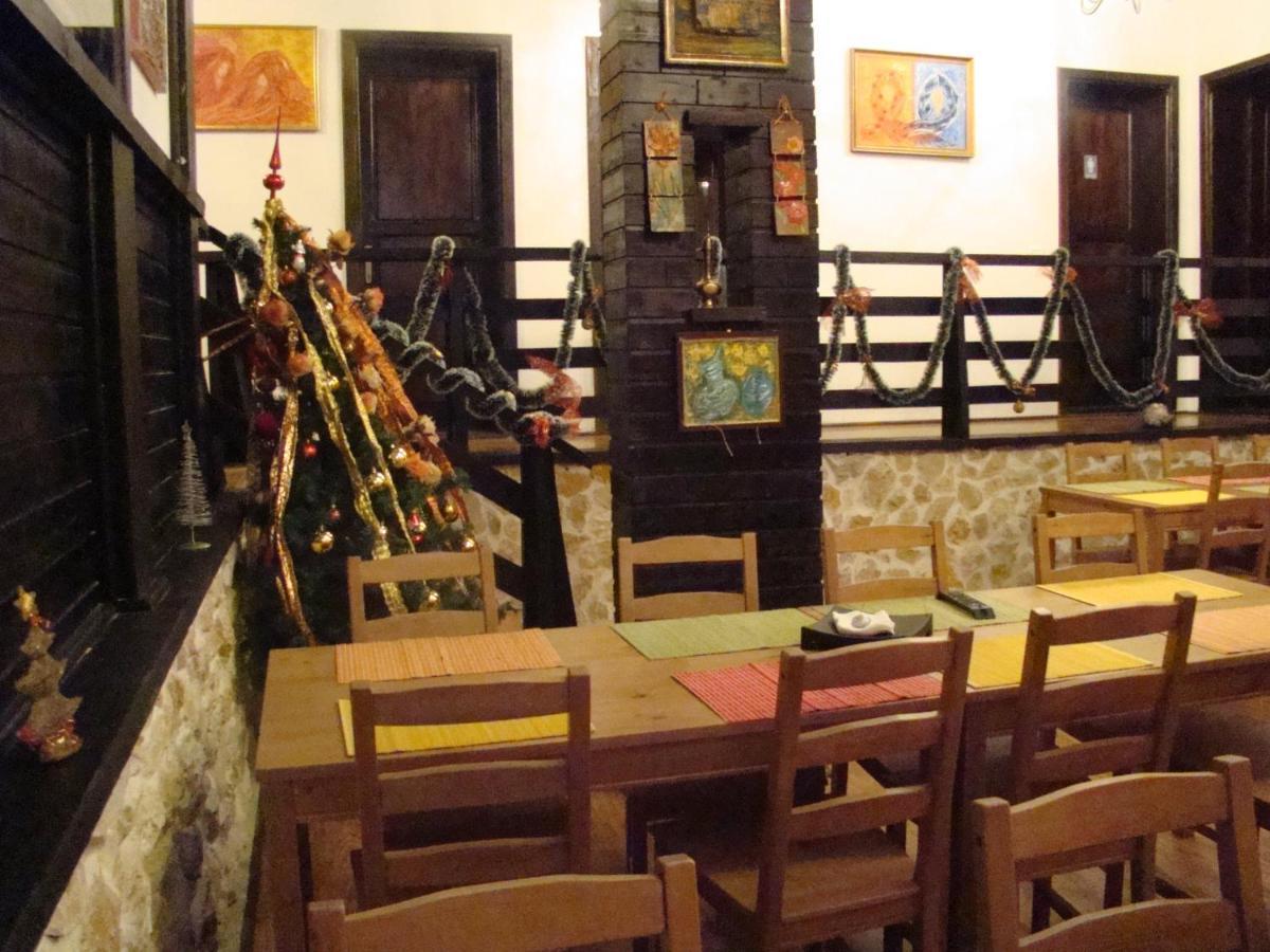 Hotel Dumbrava Soarelui à Braşov Extérieur photo